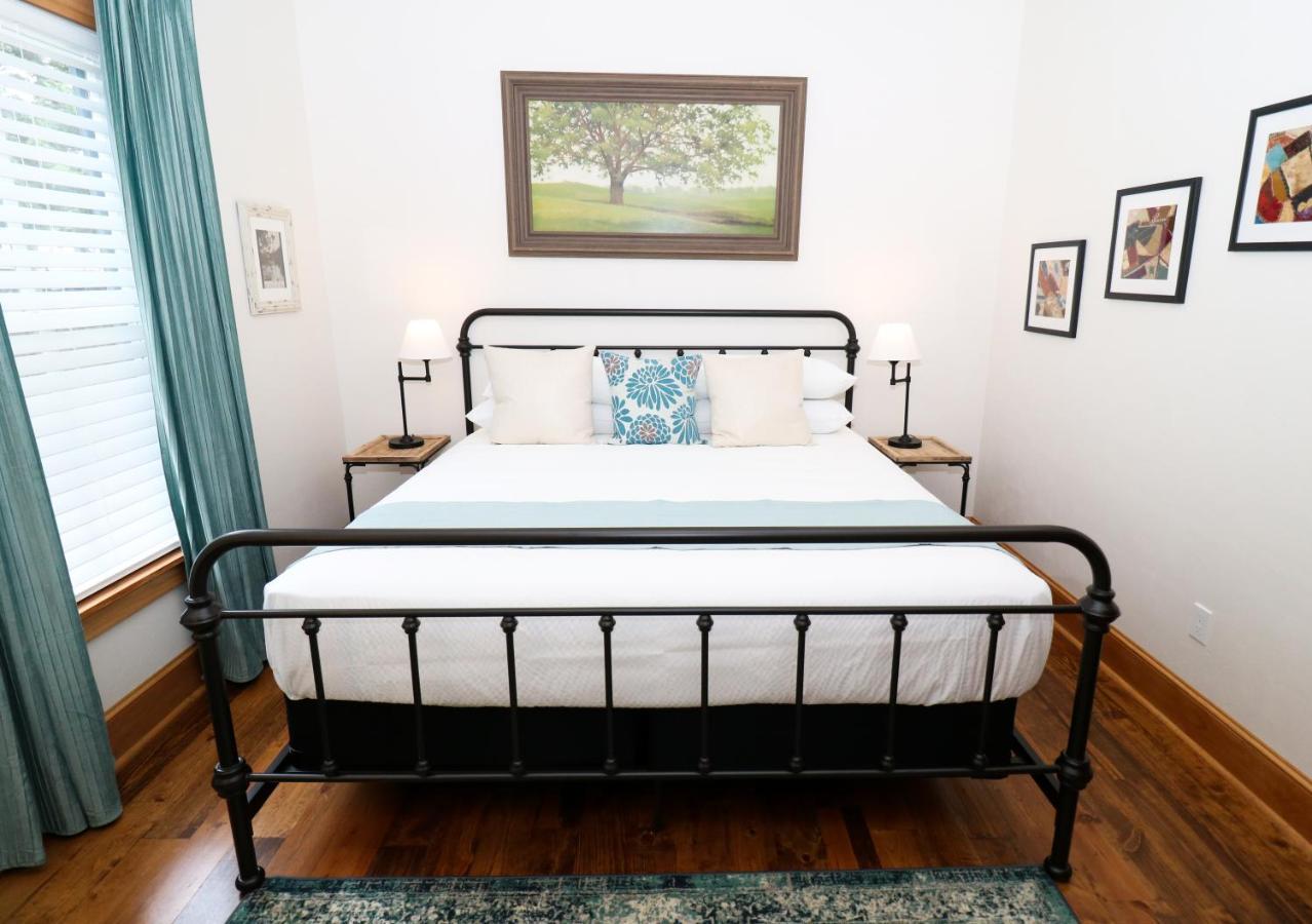 Sweetwater Branch Inn 盖恩斯维尔 外观 照片